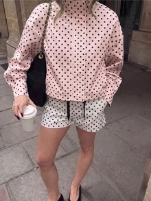 女款粉色波點立領長袖短版寬鬆夾克，附口袋與抽繩下擺 - 粉色 - 查看 6