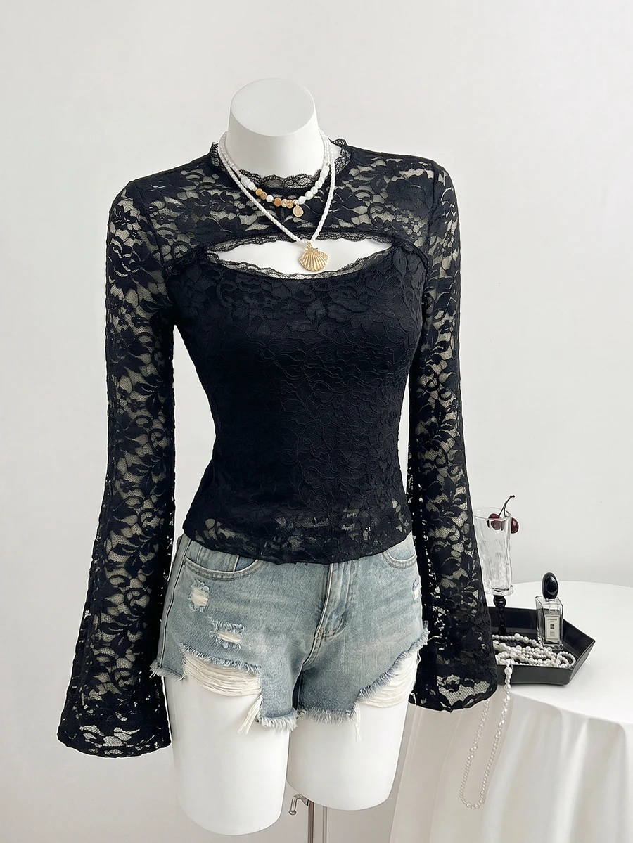 Temptaria Áo lớp trong nữ mùa thu màu đen ren rỗng, tay dài loe ôm sát xuyên thấu, áo blouse mặc trong cho trang phục Halloween mùa thu - màu đen - Xem 1