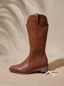 Tropiscape Sepatu Bot Fashion Wanita, Sepatu Bot Gaya Barat, Sepatu Bot Setinggi Betis dengan Potongan V dan Hiasan Paku Keling Cokelat, Sepatu Bot Ujung Persegi dengan Hak Tebal Rendah - Coklat - View 4