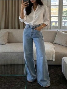 Celana Jeans Denim Panjang Kasual Wanita, Potongan Lurus, Kancing Depan, Elastisitas Sedang, Warna Biru Sedang, Ciptakan Tampilan Elegan Sehari-hari di Musim Gugur - Medium Wash - View 1