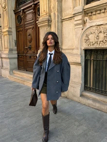 Elegant Women's Grey Coat, Regular Length Lapel Jacket, Women's Long Drop Shoulder Sleeve Outerwear, Double Button Pockets, Showcasing Fashionable Winter Style. - Grey - View 3