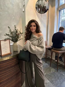 Women's New Autumn/Winter Round Neck Long Sleeve Knit Loose Top, Casual Commute - Apricot - View 1