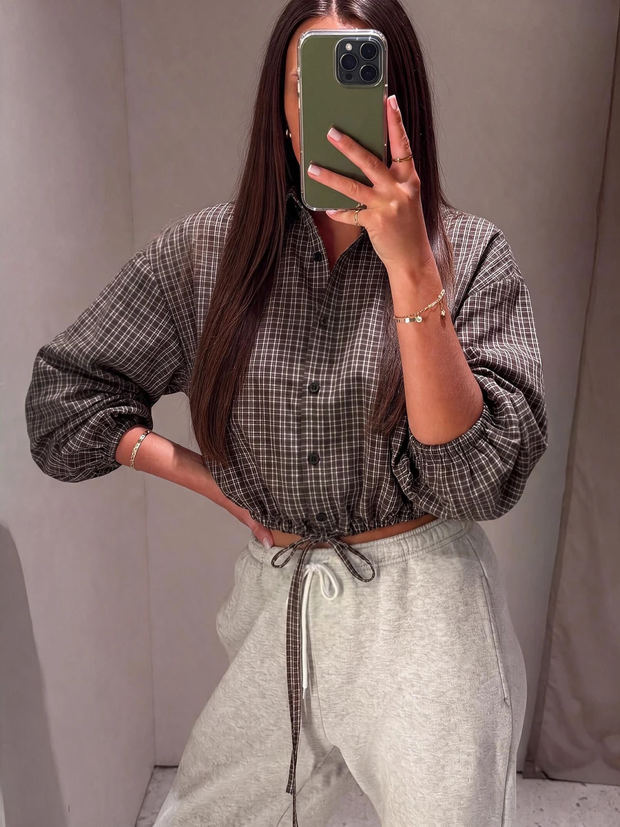 女款格紋長袖襯衫，彈性下擺，休閒風，前襟鈕扣，格紋圖案