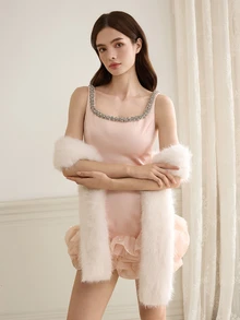 Rylithe 1件女士纯色蓬松围巾，派对仿毛领，冬季婚礼仪式配饰 - 20世纪风格连衣裙 - 白色 - 查看 1