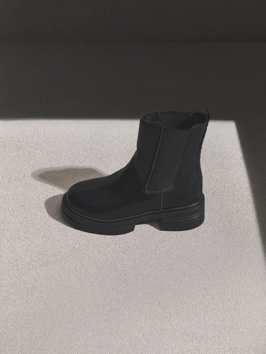 NobleVue Sepatu Bot Wanita Model Baru Musim Semi/Gugur 2026, Sol Tebal, Model Slim Chelsea Ankle Boots - Hitam - View 1