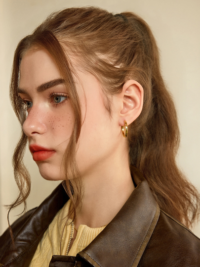 Hatastic Minimalist Hoop Earrings