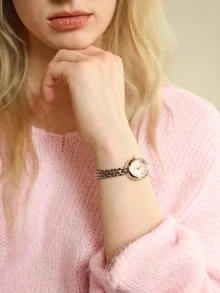 Hatastic ساعة سوار نسائية من سبيكة ذهبية، قرص بيضاوي، مؤشر أبيض عصري، مناسبة للزينة والارتداء اليومي - وردي - مشاهدة 4
