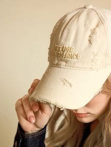 Hatastic قبعة بيسبول مهترئة للنساء، مطرزة بالحروف، ذات حافة واسعة، تاج ناعم، قبعة شمس، موضة متعددة الاستخدامات - فتحة - مشاهدة 5