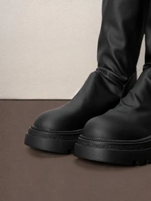 Hatastic Sepatu Bot Berkuda Wanita dengan Hiasan Gesper, Sepatu Bot Musim Dingin Tebal, Hangat, Modis, dan Serbaguna Terbaru untuk Musim Gugur/Dingin 2025 - Hitam - View 4