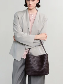 NobleVue Fashionable Personalized Woven PU Material Women's Shoulder Bag, Minimalist High-End Large Capacity Storage Handbag/Bucket Bag - Coffee - View 4