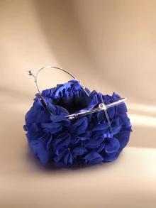 Etoivie 藍寶石藍花瓣手提包，雪紡花卉裝飾，金色手柄與肩帶，大容量可收納手機與口紅 - 寶藍色 - 查看 4