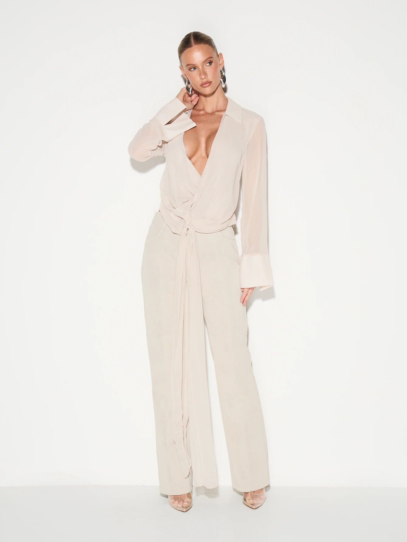 KIZN Chiffonbluse mit V-Ausschnitt und Bindedetail