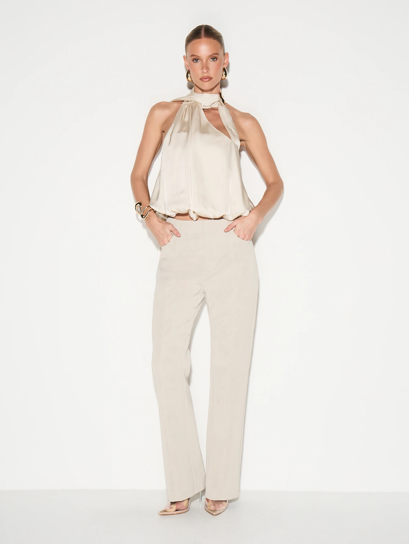 KIZN Chemisier dos nu en satin avec détail anneau doré