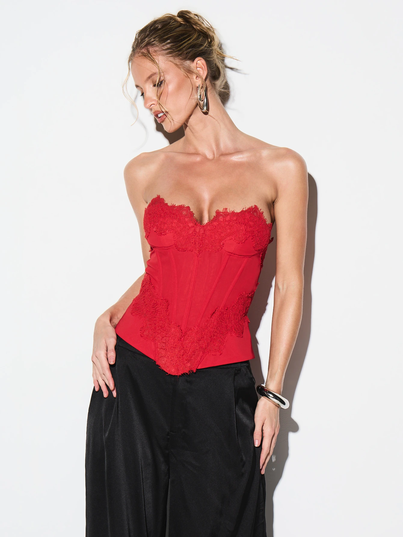 KIZN Top corsetto senza spalline in pizzo con scollo a cuore