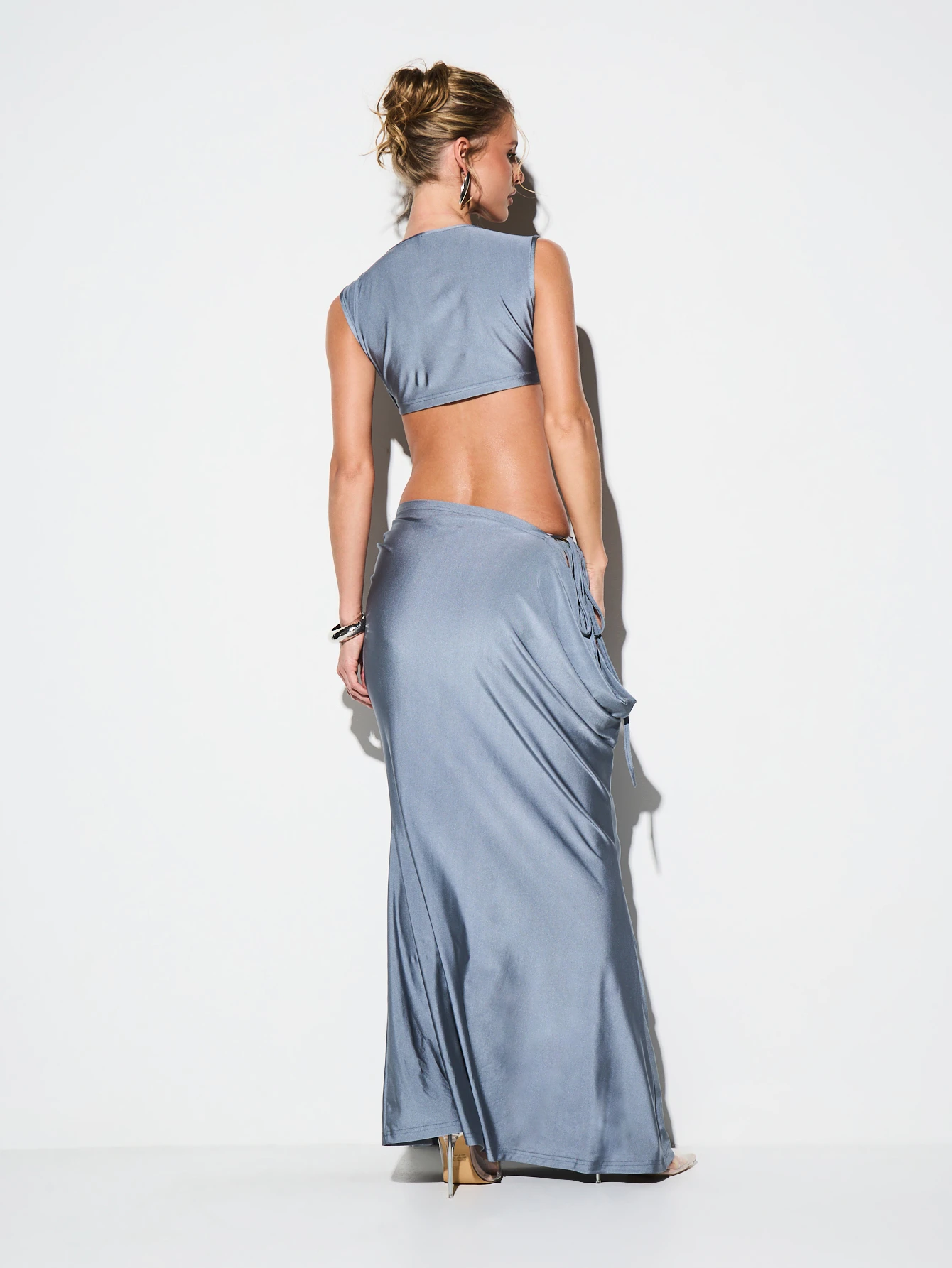 KIZN Abito lungo a coda di pesce con scollo a cappuccio e brillantezza elevata