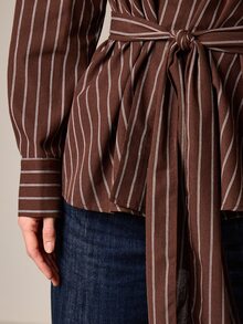 AiiRZ 女士V领长袖条纹系带裹身纽扣领衬衫上衣，适合办公室工作，秋冬季穿着 - 棕色 - 查看 5