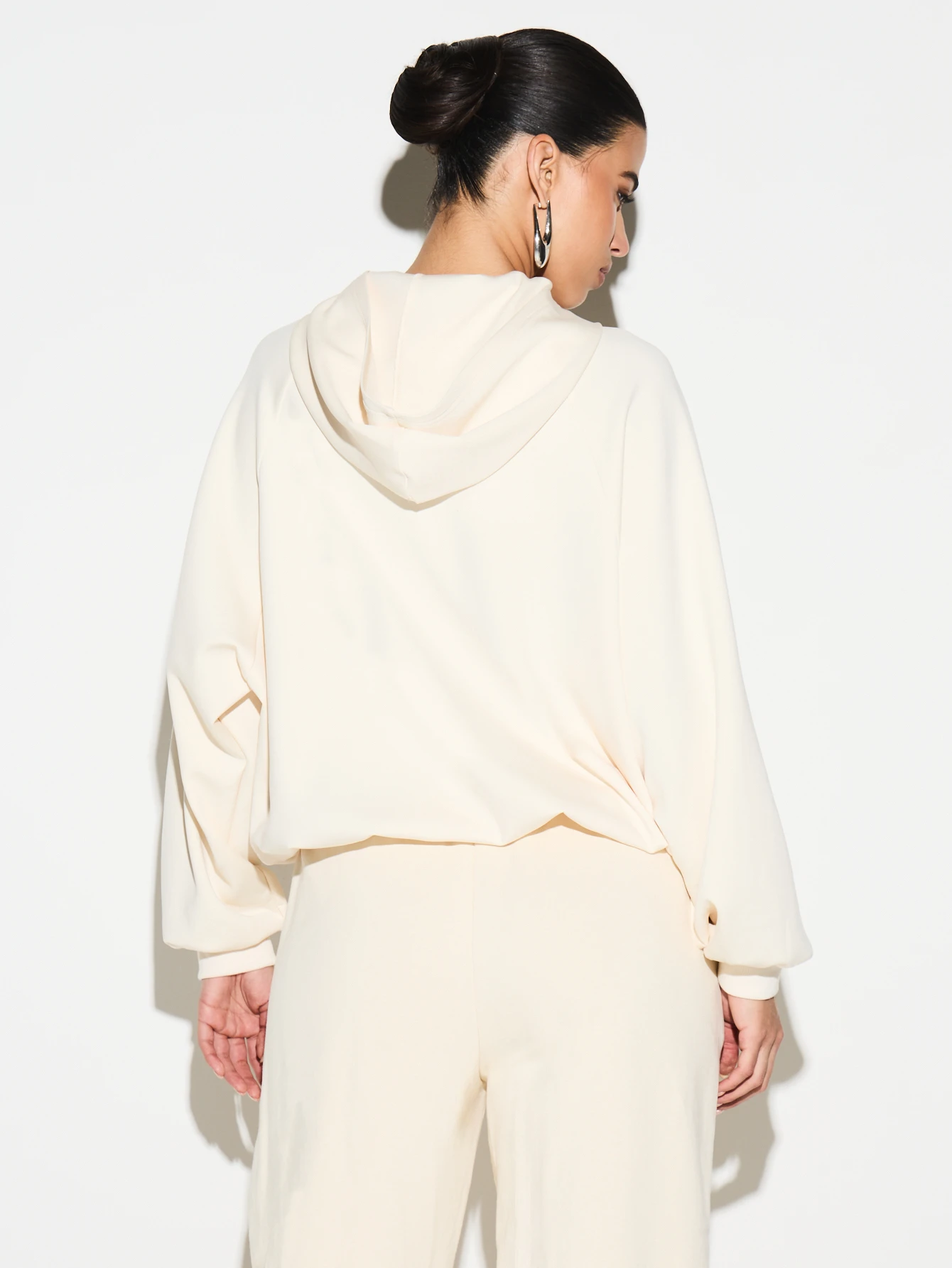 KIZN Cremefarbener Kapuzenpullover mit durchgehendem Reißverschluss und Raglanärmeln