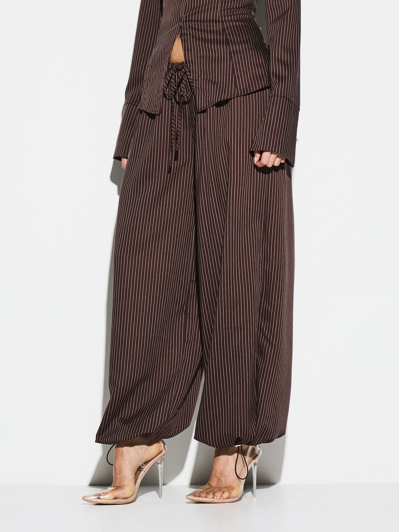 KIZN Palazzo-Hose mit Nadelstreifen und weitem Bein sowie Spitzendetails