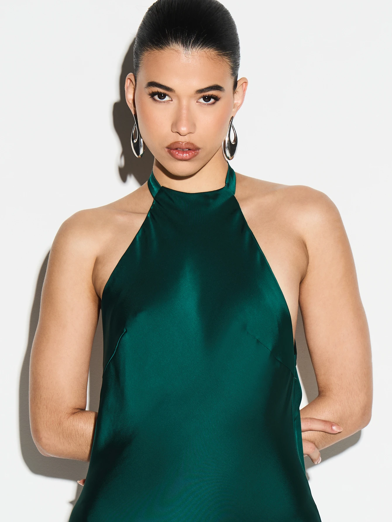 KIZN エメラルドホルターバックレスマキシドレス