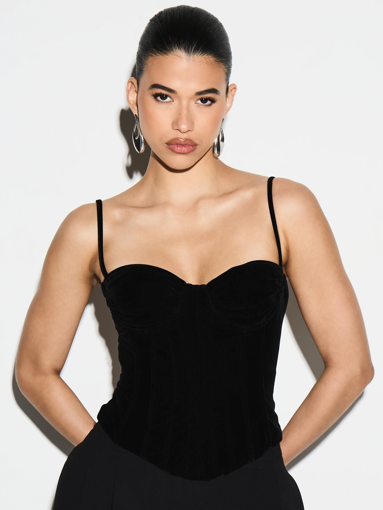 KIZN ベルベットのレースアップバックコルセットトップ