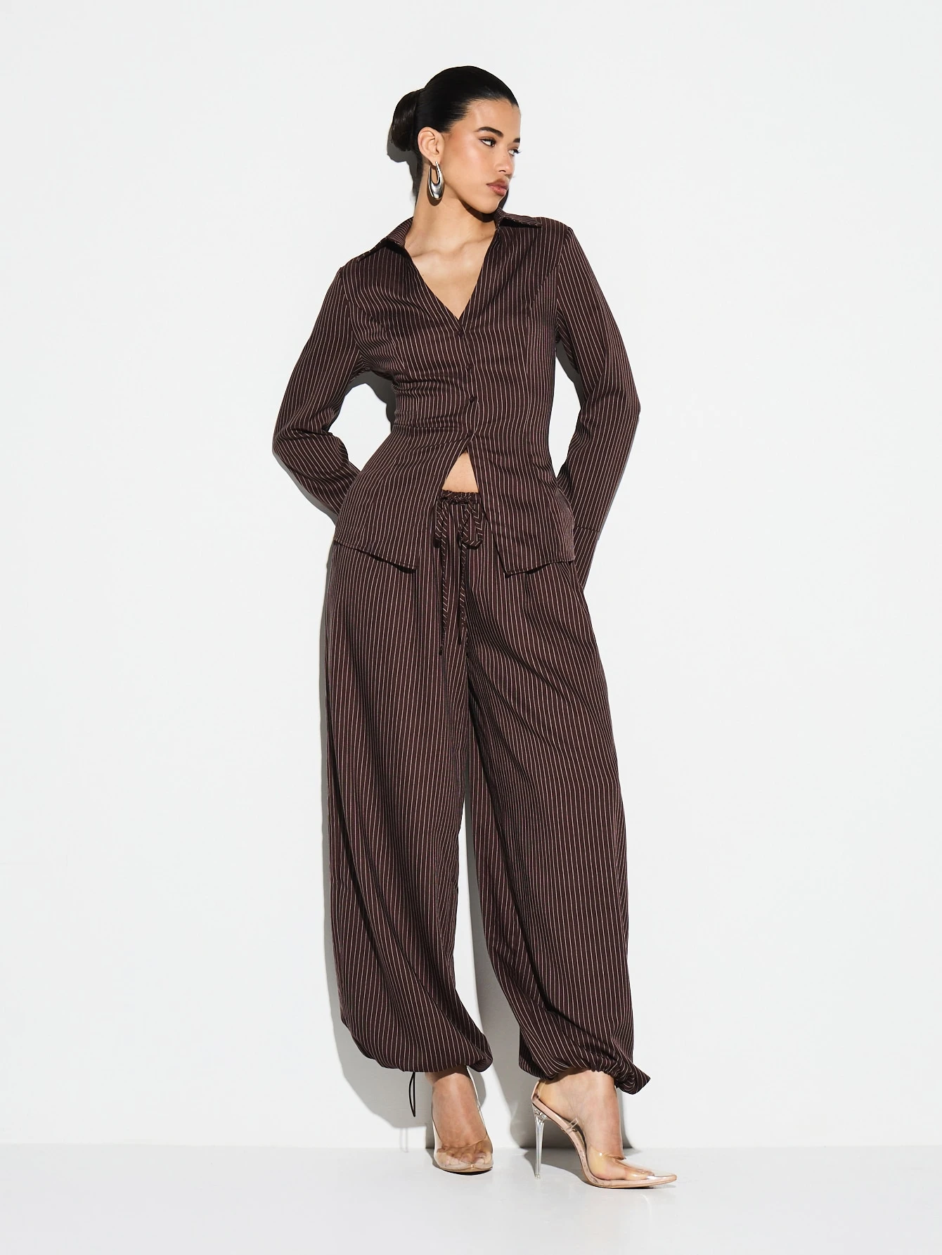 KIZN Palazzo-Hose mit Nadelstreifen und weitem Bein sowie Spitzendetails