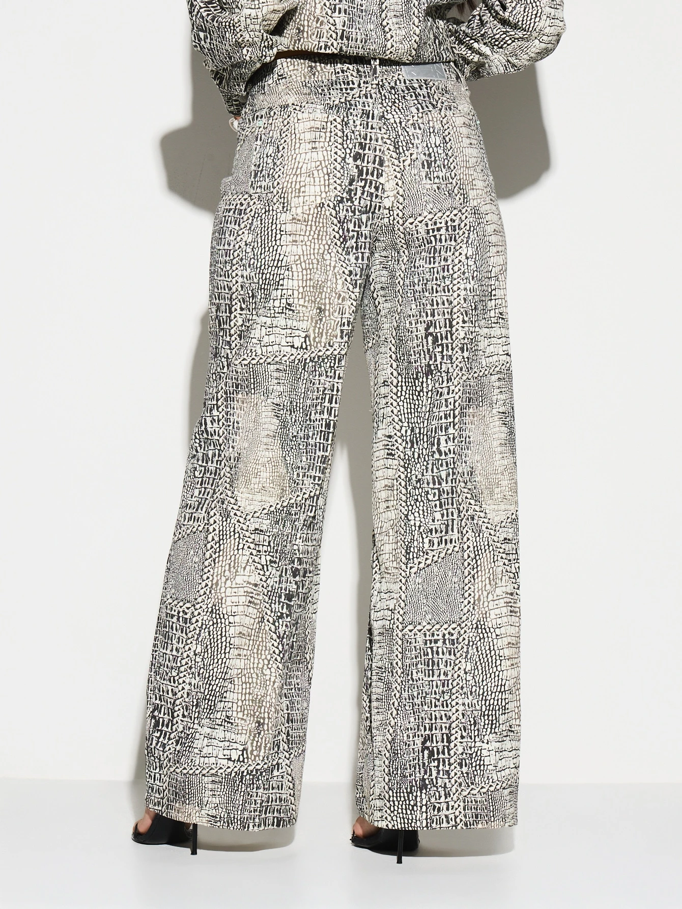 KIZN Crocodile Print Wide Leg Palazzo Pants