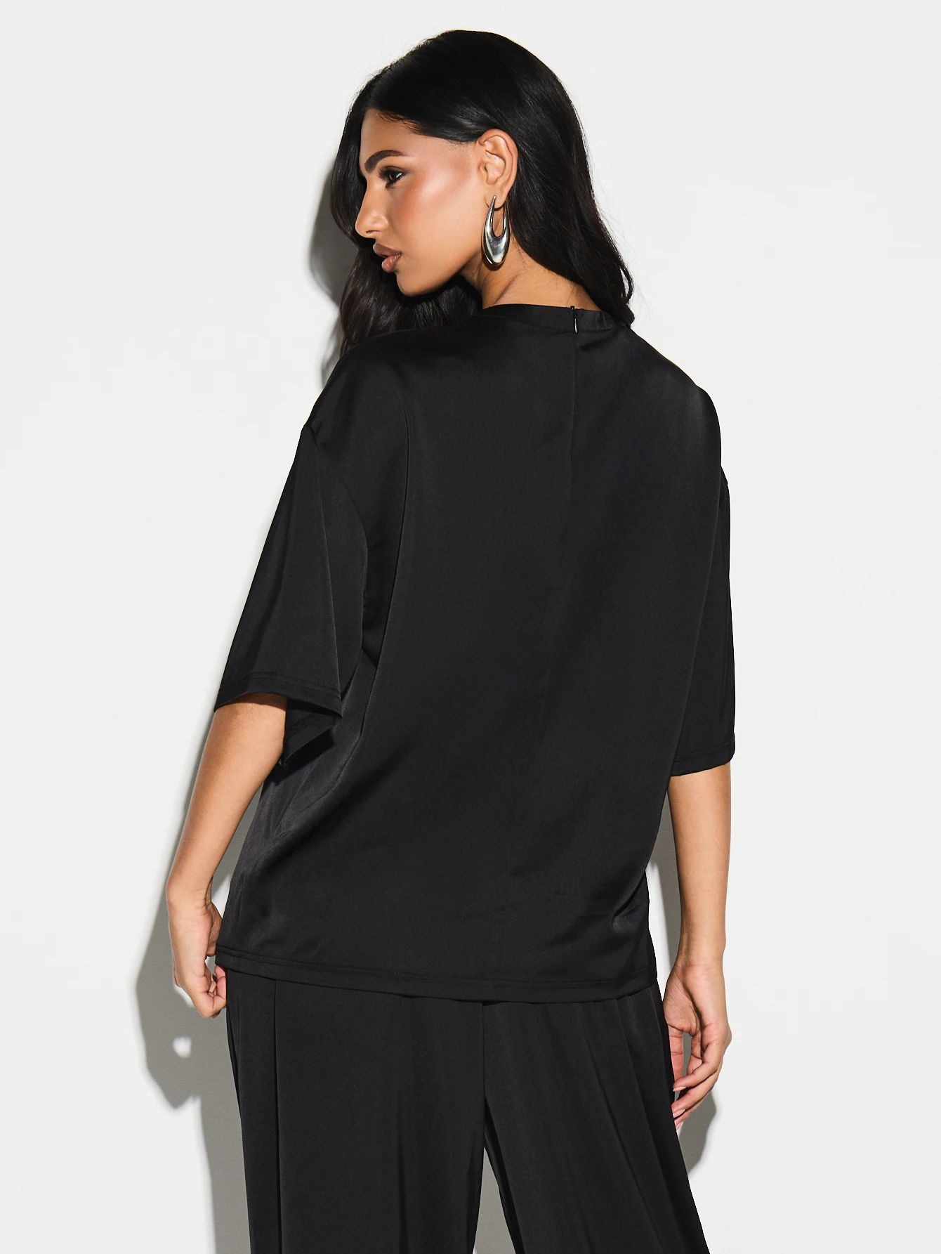 KIZN Luźna satynowa koszulka z okrągłym dekoltem na Walentynki