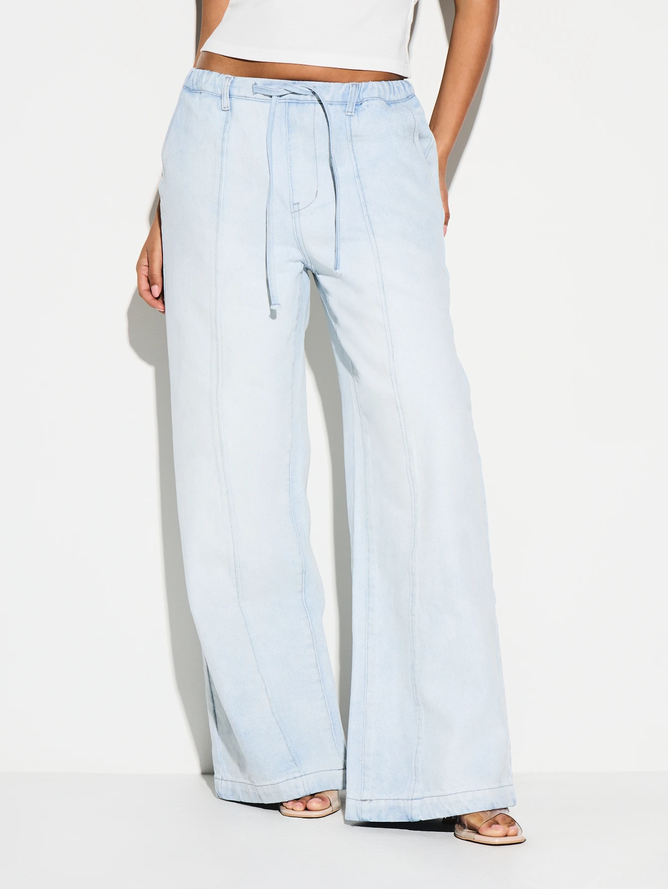 KIZN ブリーチ加工のワイドレッグハイライズジーンズ