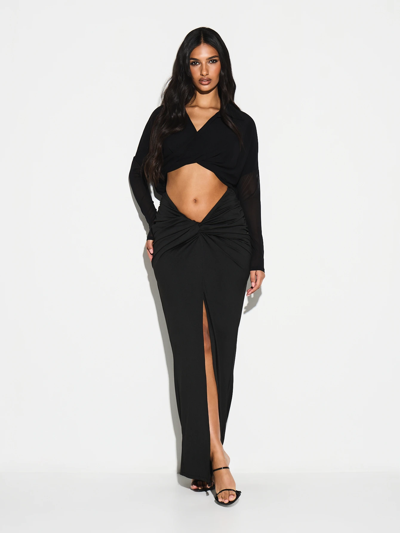 KIZN Jupe longue fendue sur le devant et ornée d'une découpe torsadée, idéale pour la Saint-Valentin