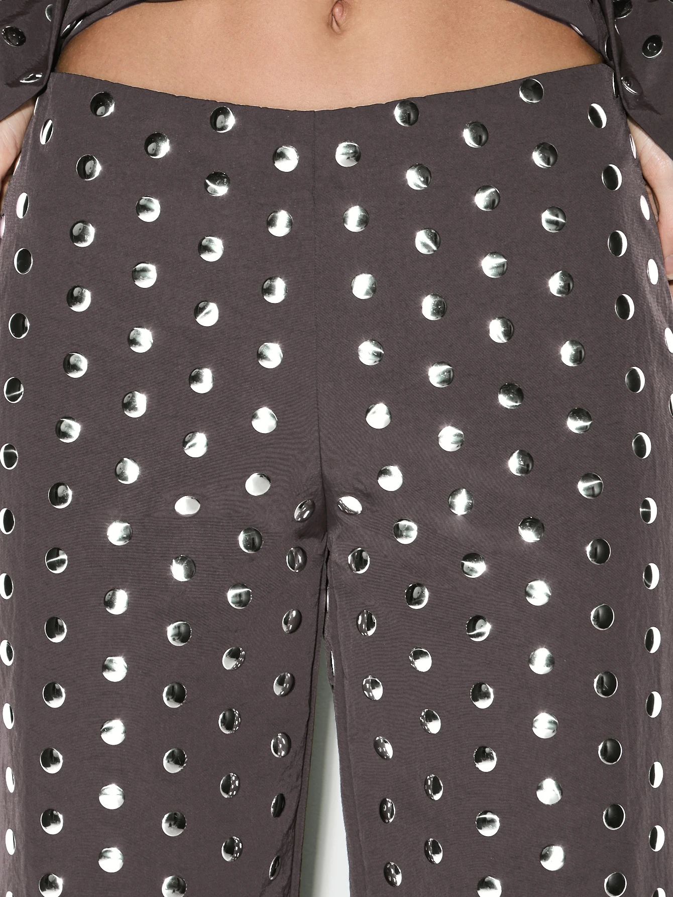 KIZN スタッズ付きポルカドットストレートレッグトラウザーズ