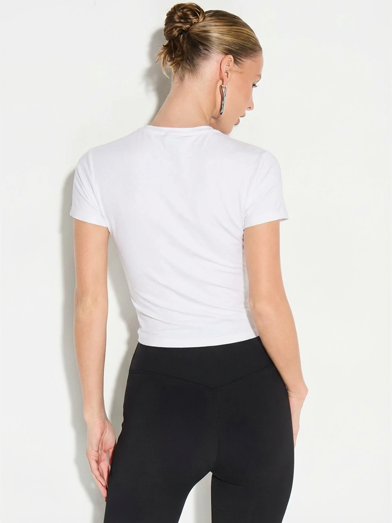 KIZN Hochglänzendes, tailliertes Kurzarm-T-Shirt