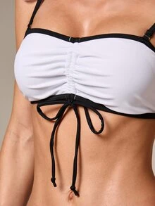 AiiRZ 女士撞色荷叶边比基尼上衣，黑色滚边，白色心形领口，夏季沙滩泳装，前部系带 - 白色 - 查看 5