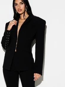 KIZN Áo blazer công sở nữ chuyên nghiệp với chi tiết tay áo buộc dây, ve áo được may đo tỉ mỉ và phom dáng chuẩn mực, thích hợp mặc đi làm. - màu đen - Xem 1