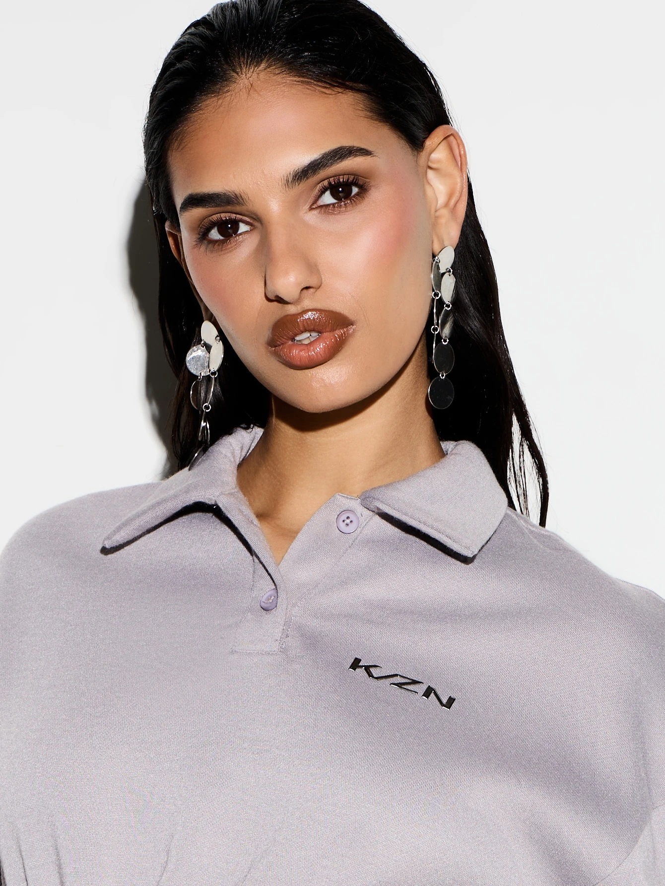 KIZN Moletom com gola polo e cintura marcada