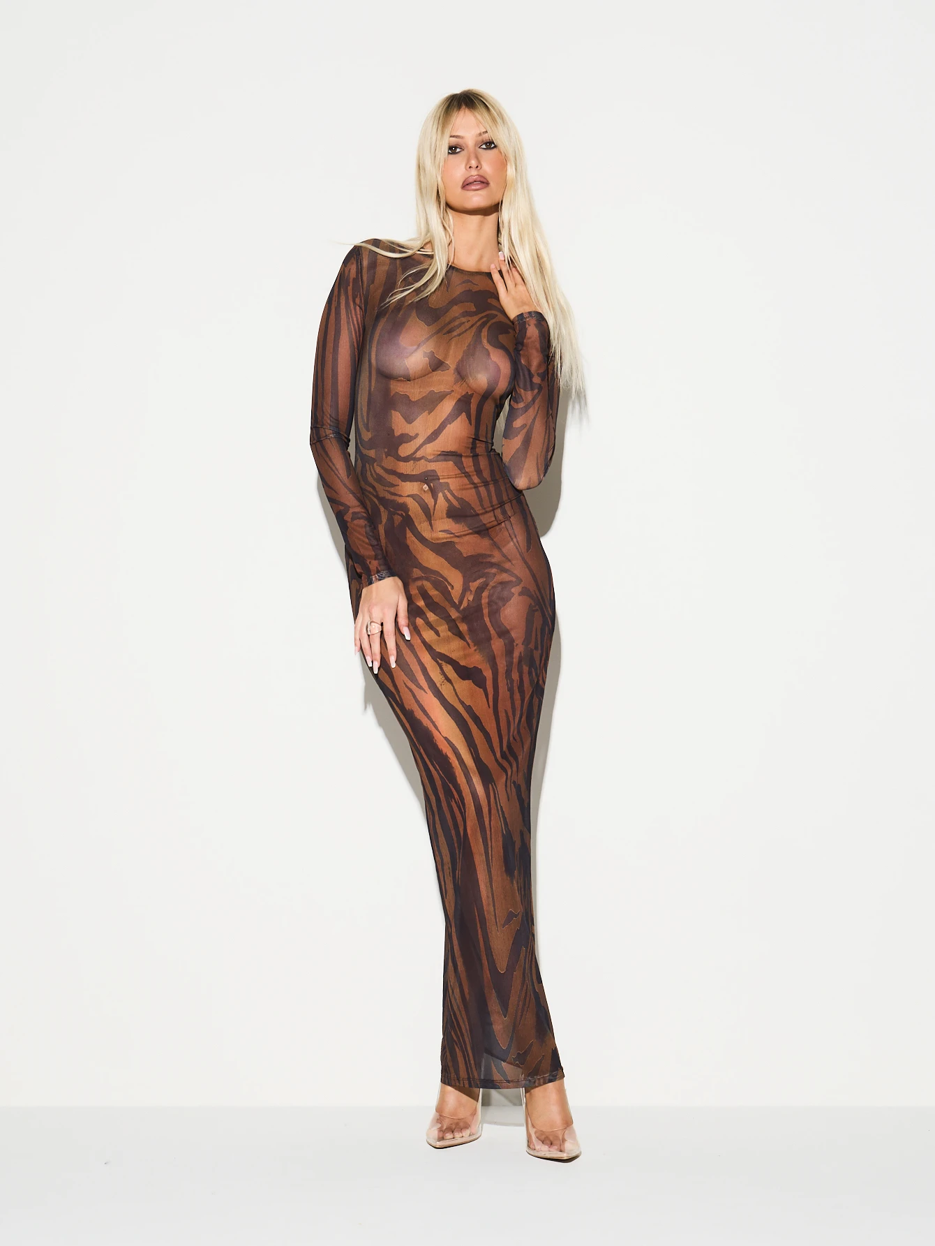 KIZN Sukienka maxi z prześwitującej siateczki z długim rękawem i dopasowaną sylwetką