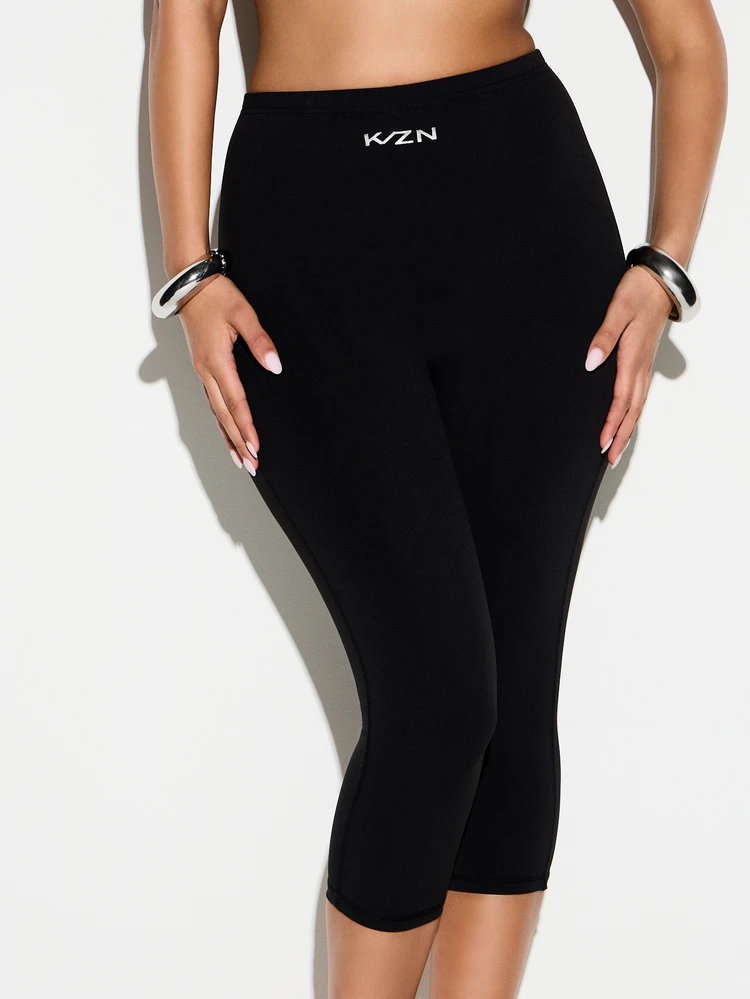 Legging Capri de Cintura Alta KIZN Preta, Elástica, Ajustada, Comprimento até a Panturrilha, Roupas Esportivas, Calça de Ioga, Cintura Elástica Confortável