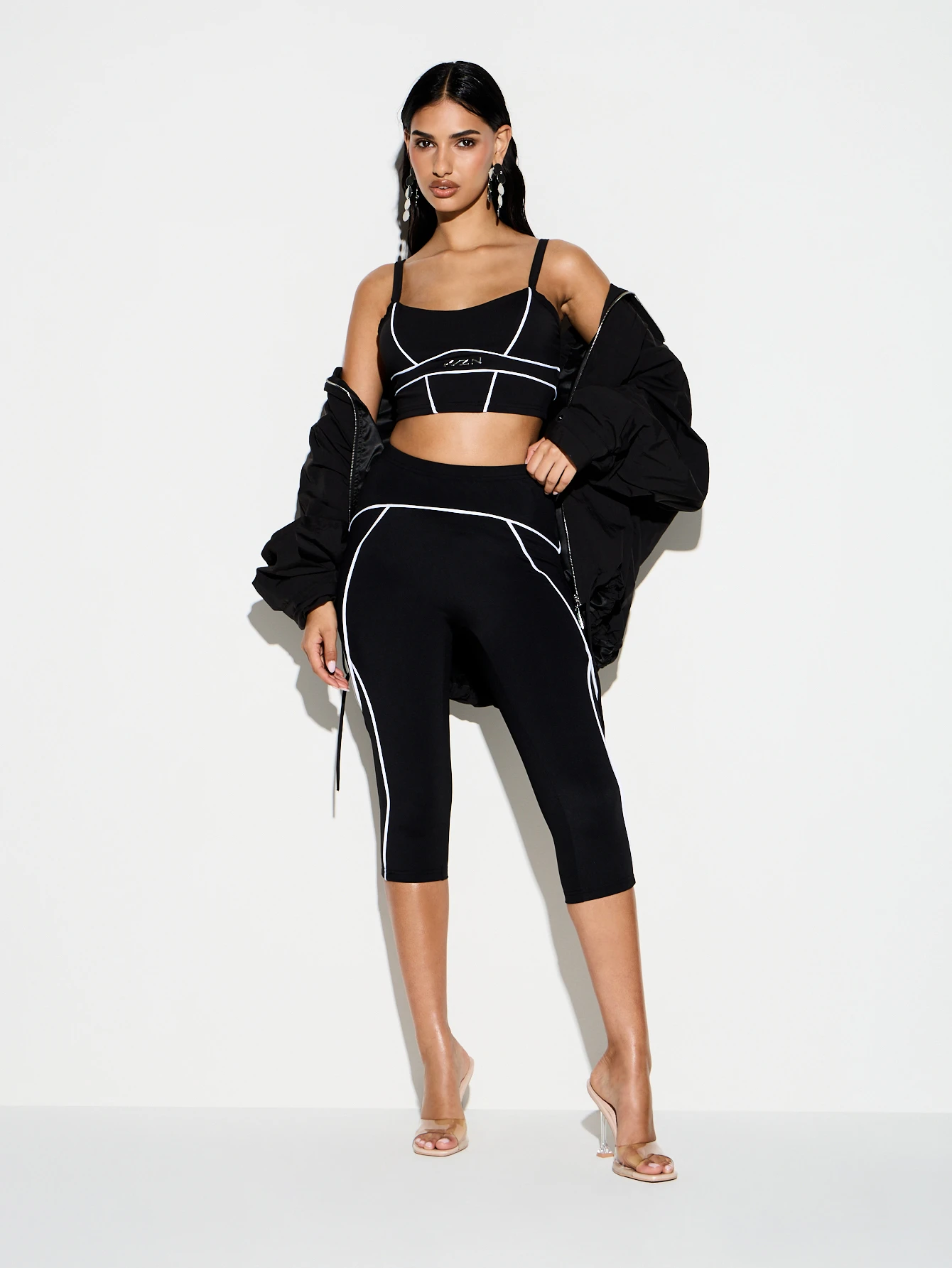 KIZN Longline Sports Bra With Contrast Piping