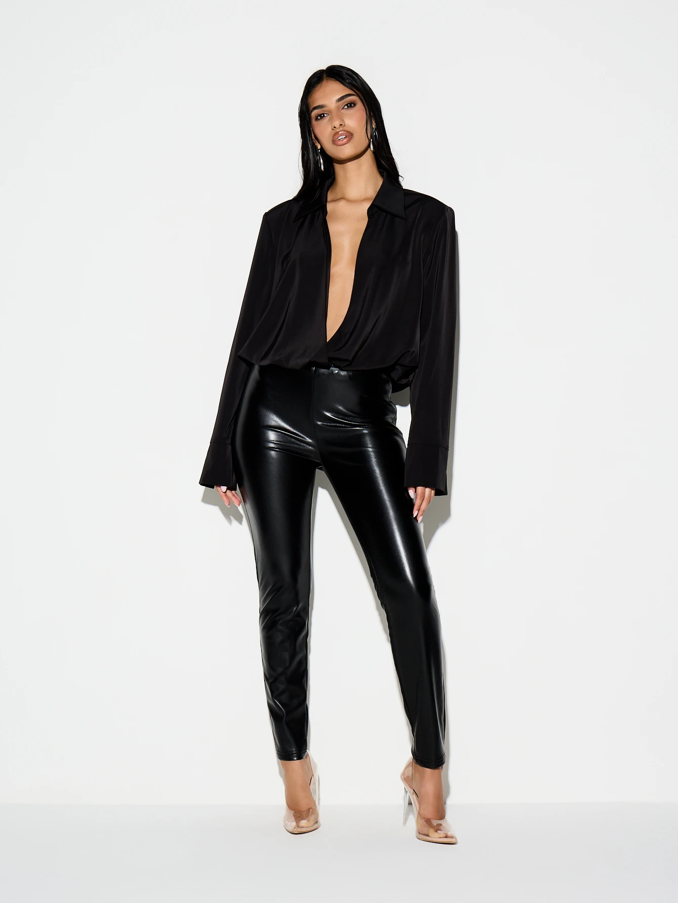 KIZN Leggings aderenti in similpelle nera