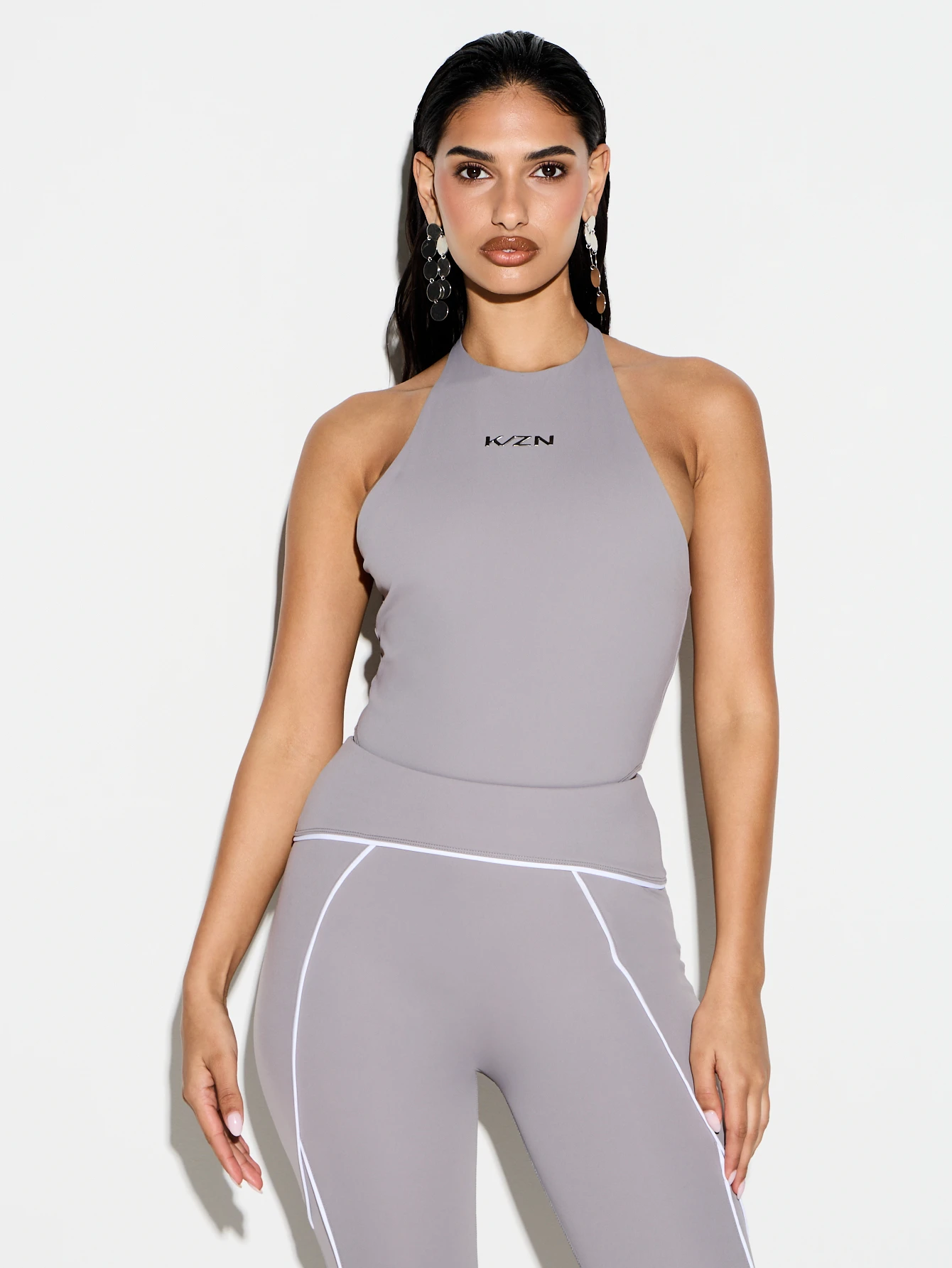 KIZN コントラストパイピング付きハイネックホルターネックボディスーツ