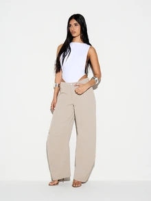 KIZN Wide Leg High Rise Barrel Trousers Casual Woven Palazzo Pants With Button Closure - Apricot - View 3