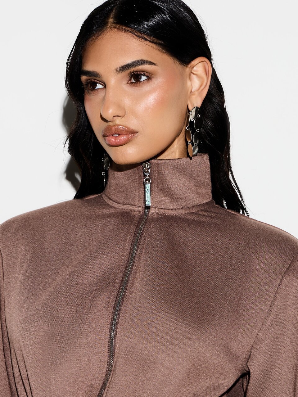 KIZN Women's Brown Zip Front Cinched Waist Sweatshirt With Ribbed Cuffs And Elastic Waistband Fall Winter Casual