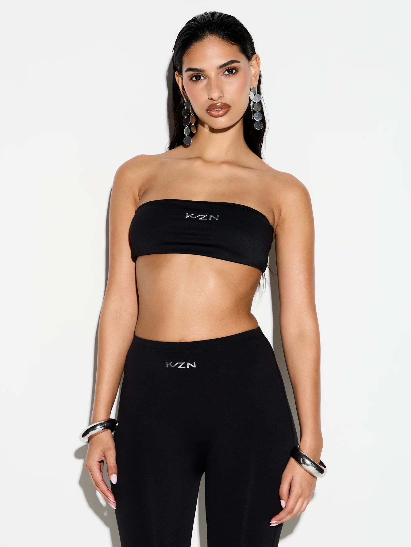 KIZN Black Strapless Bandeau Crop Top
