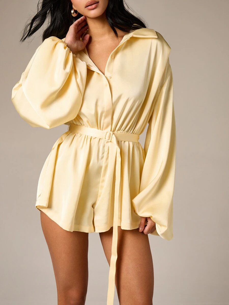 AiiRZ Bộ jumpsuit ngắn tay phồng bằng satin dành cho nữ, có chi tiết thắt lưng buộc dây và cài cúc phía trước, thích hợp cho mùa xuân hè. - Màu vàng - Xem 1