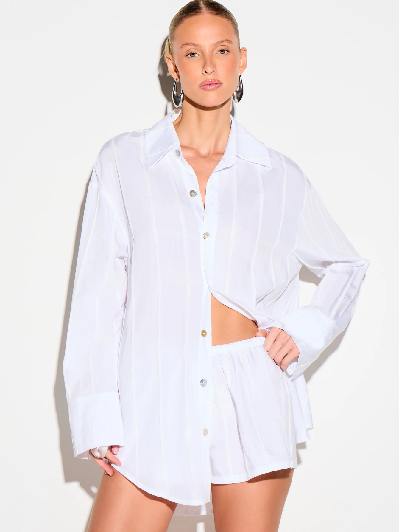 KIZN Chemise blanche oversize à boutons, aspect lin