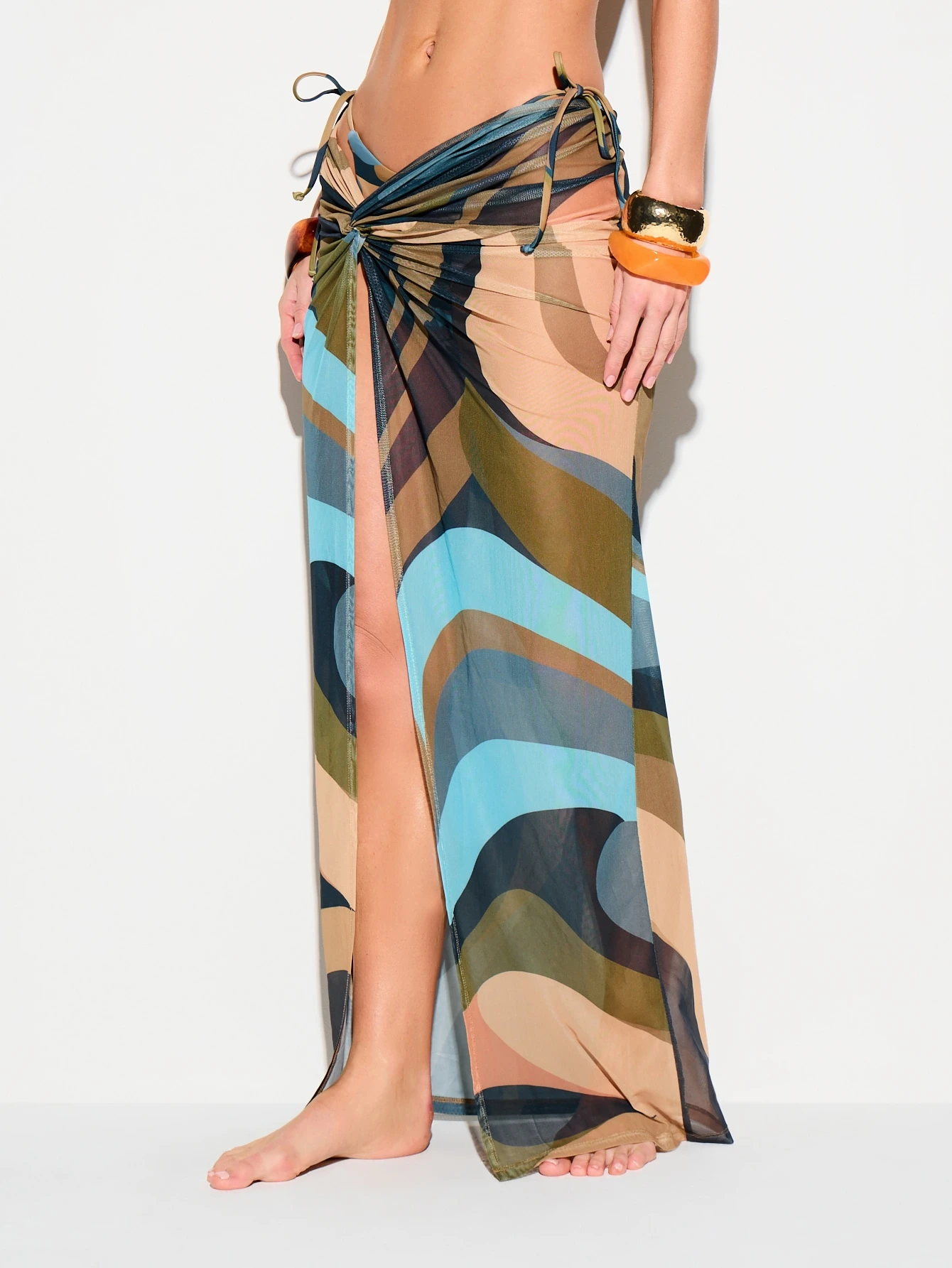 KIZN 추상적인 소용돌이 무늬 사롱 커버업