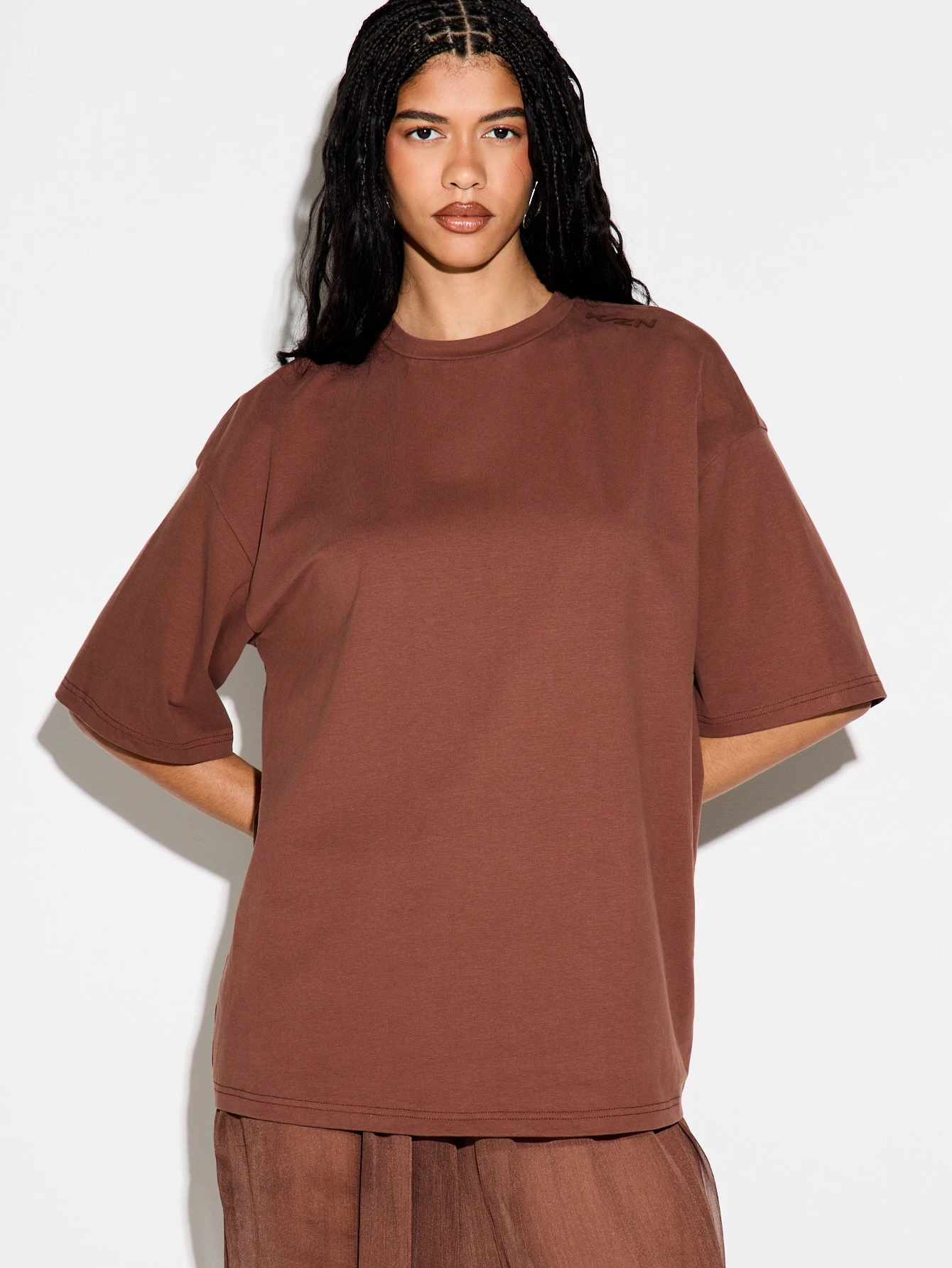 KIZN 오버사이즈 브라운 코튼 크루넥 티셔츠