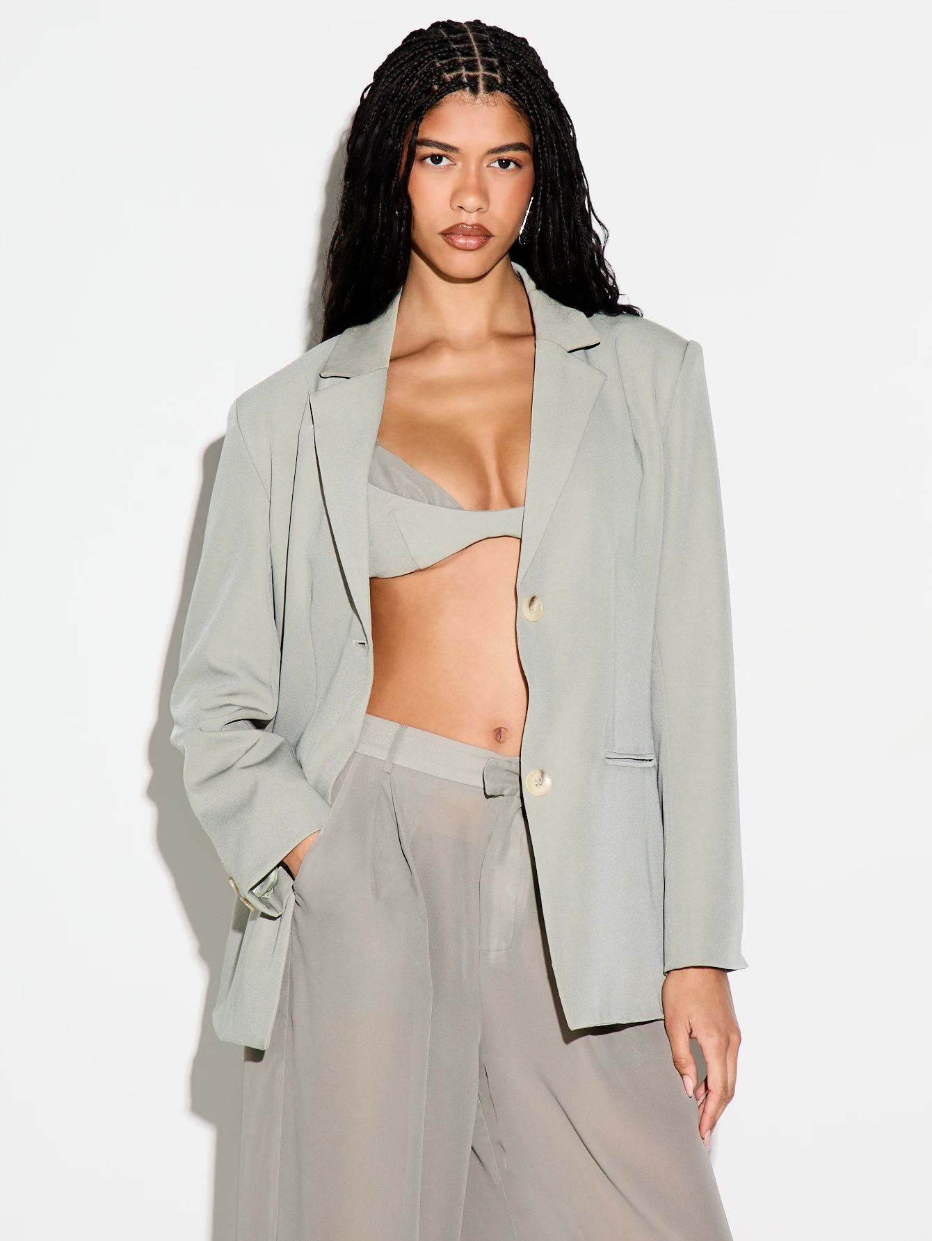 KIZN Blazer oversize verde salvia con chiusura a bottoni