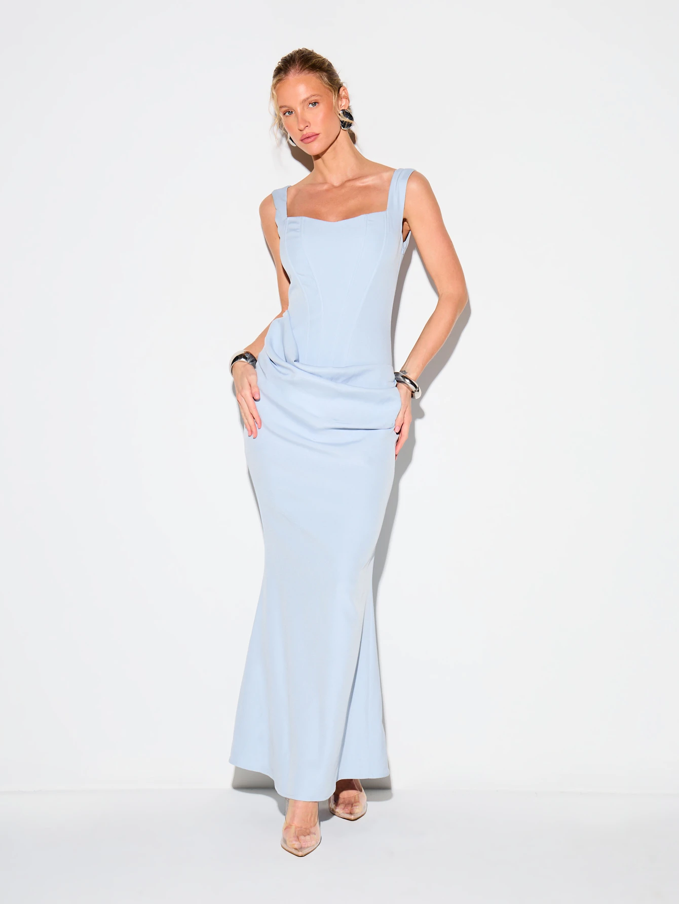 KIZN Satynowa sukienka maxi z kwadratowym dekoltem i gorsetem na plecach