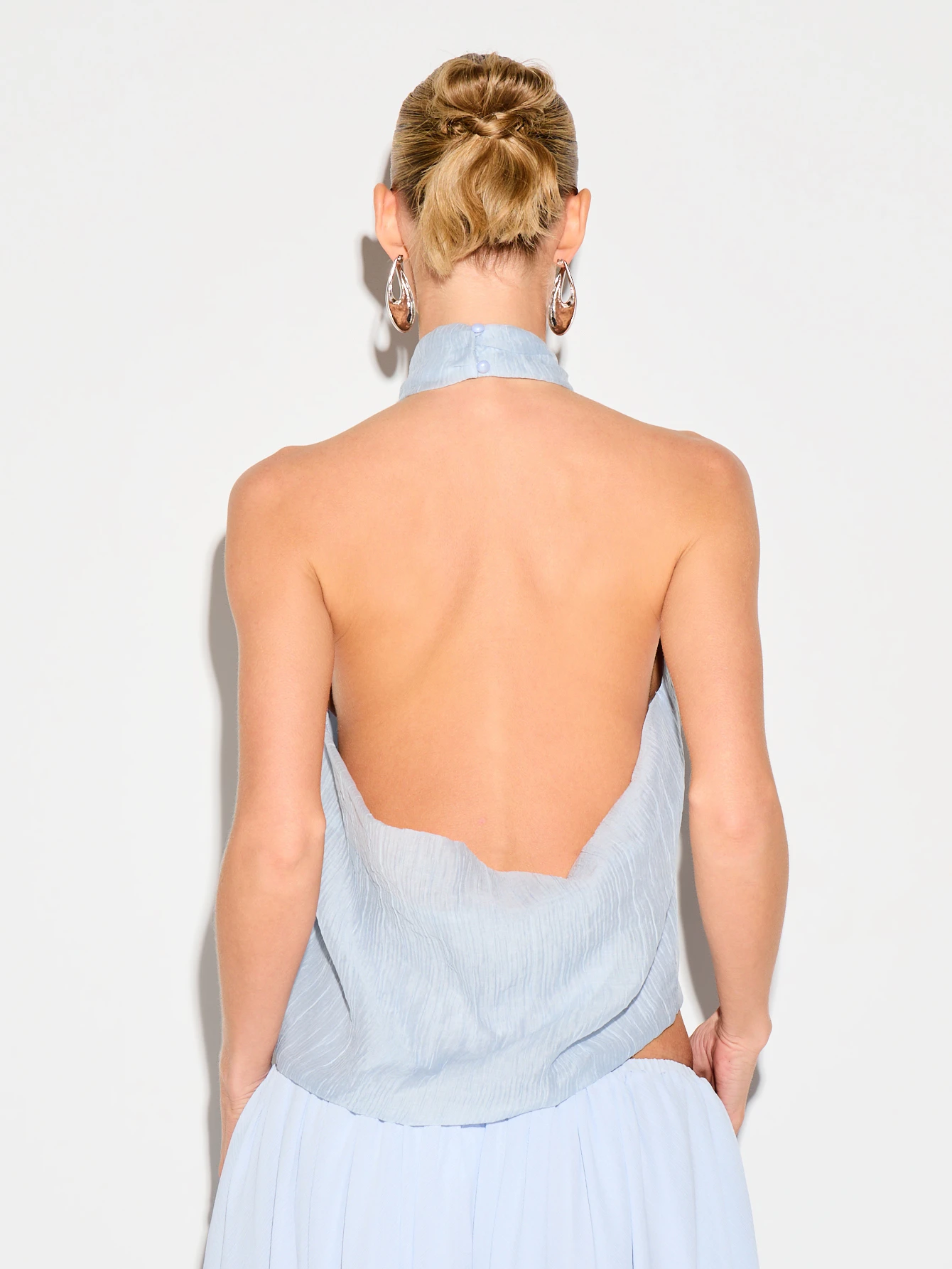 KIZN Top z dekoltem typu halter i odkrytymi plecami