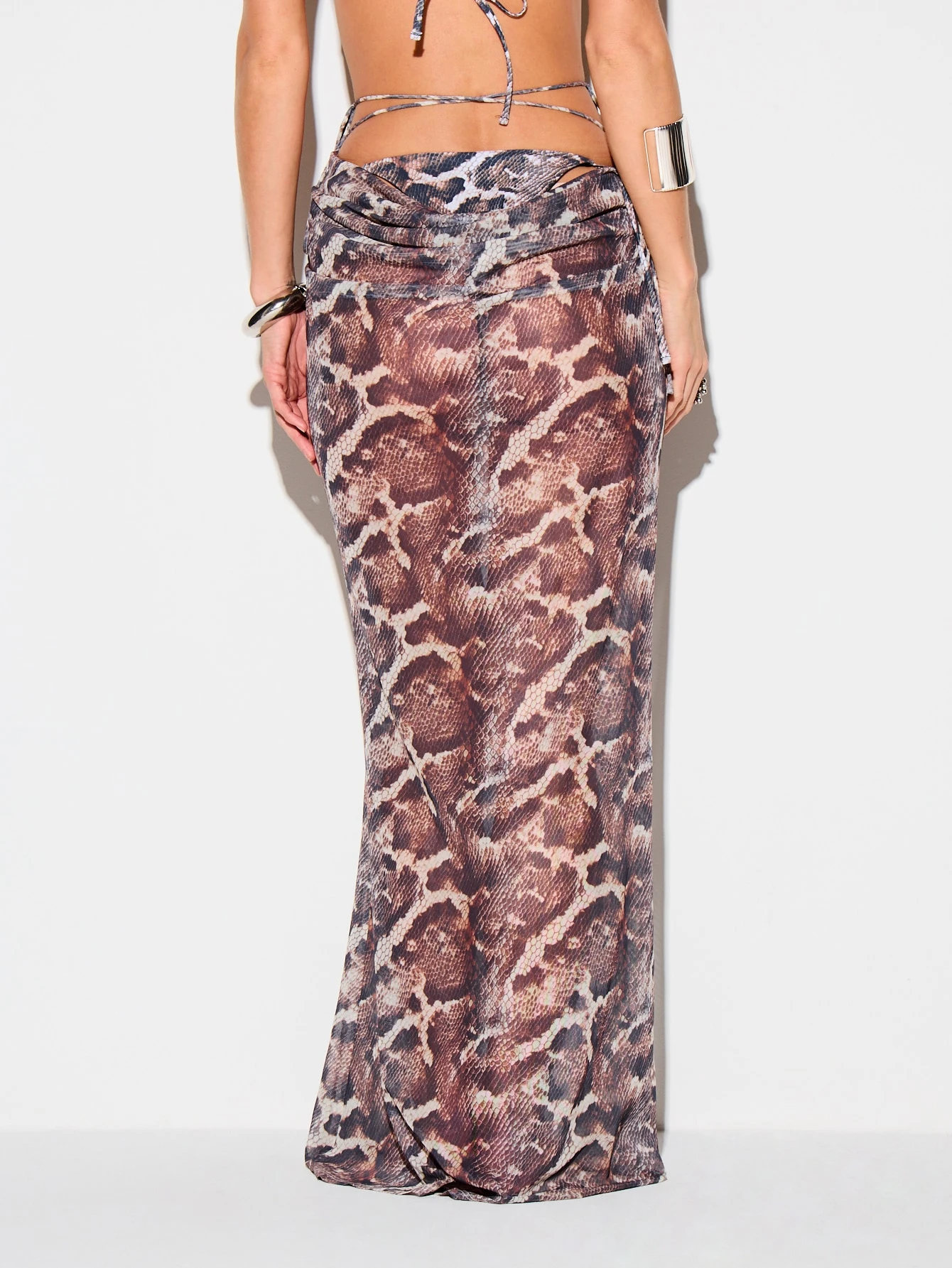 KIZN 뱀피 무늬 메시 드레이프 맥시 스커트